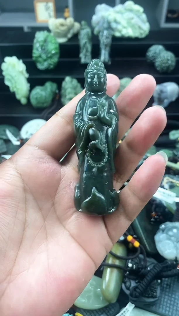 和田玉未镶嵌颈饰1