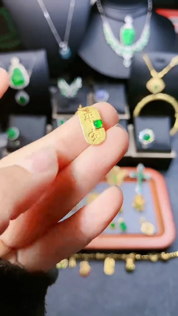 【闪购商品】翡翠吊坠(不含链)银S925镶嵌小提留