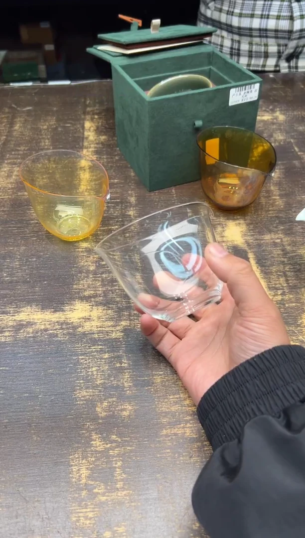 【闪购商品】/魏小玻水滴公杯（透明）