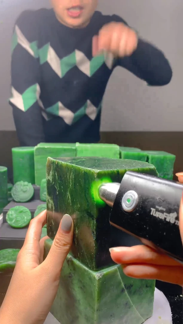 未镶嵌和田玉珠宝半成品1