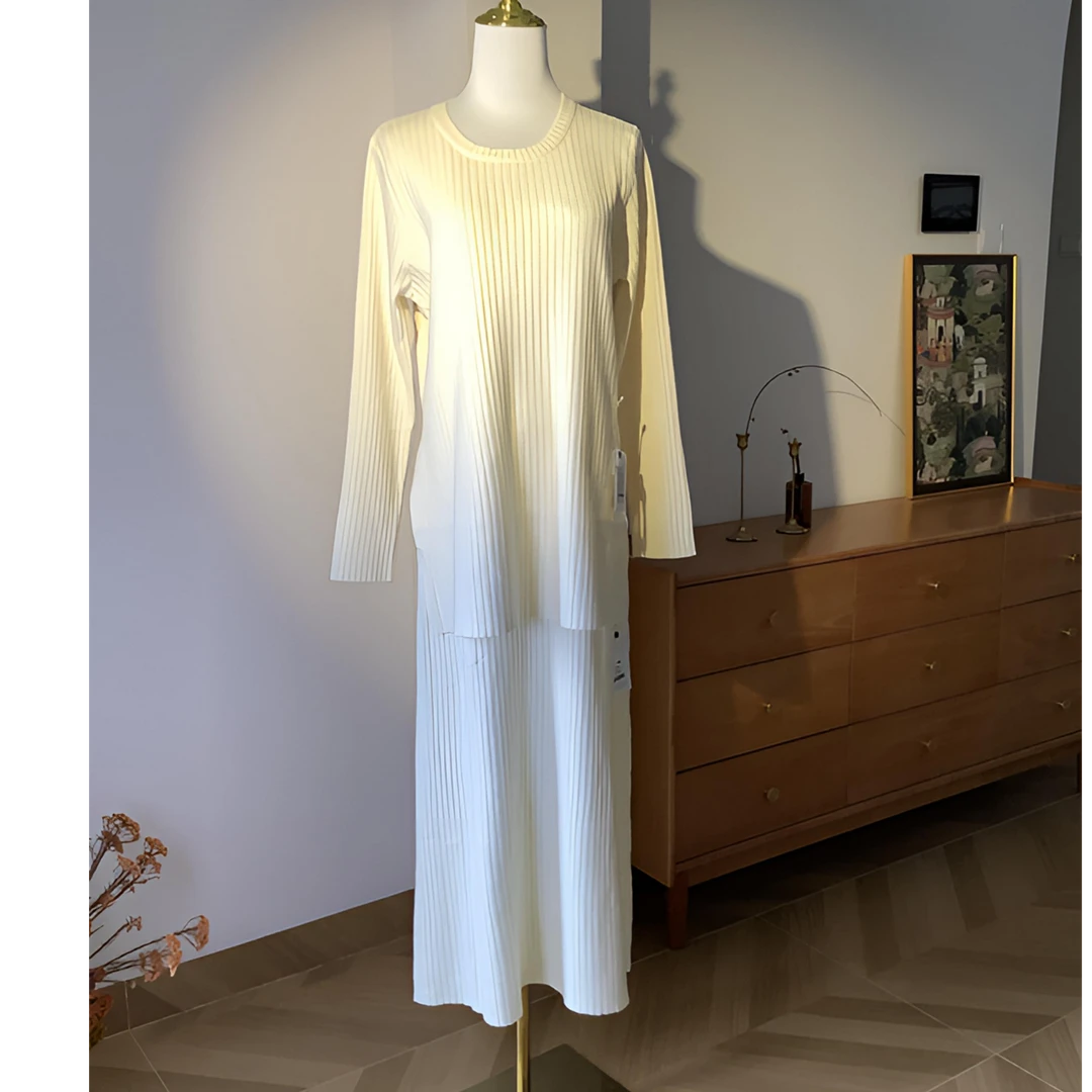 2025新款野一家高级轻奢慵懒风正版大牌毛衣奶白色温柔风套装裙