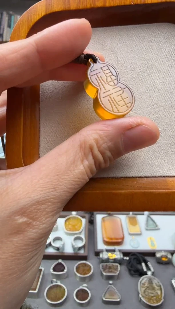 琥珀颈饰未镶嵌福禄吊坠1