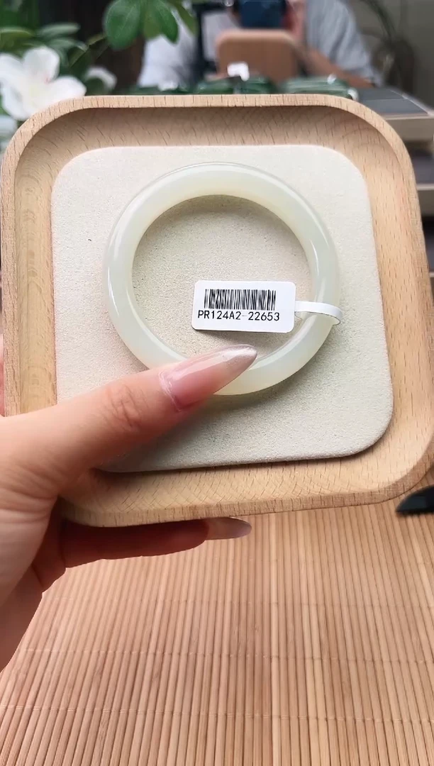 未镶嵌手镯和田玉53