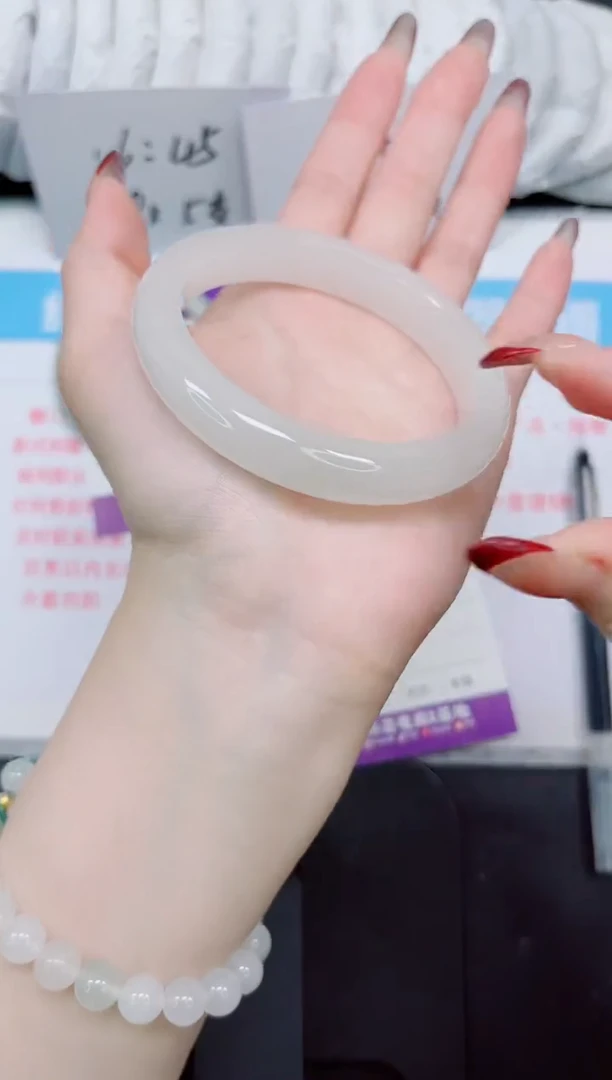 【闪购商品】石英质玉手镯未镶嵌245