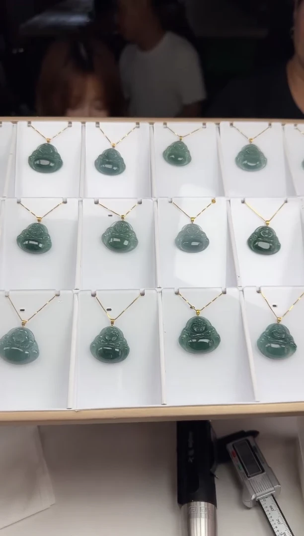 翡翠18K金镶嵌颈饰29735（多样性发货一个）