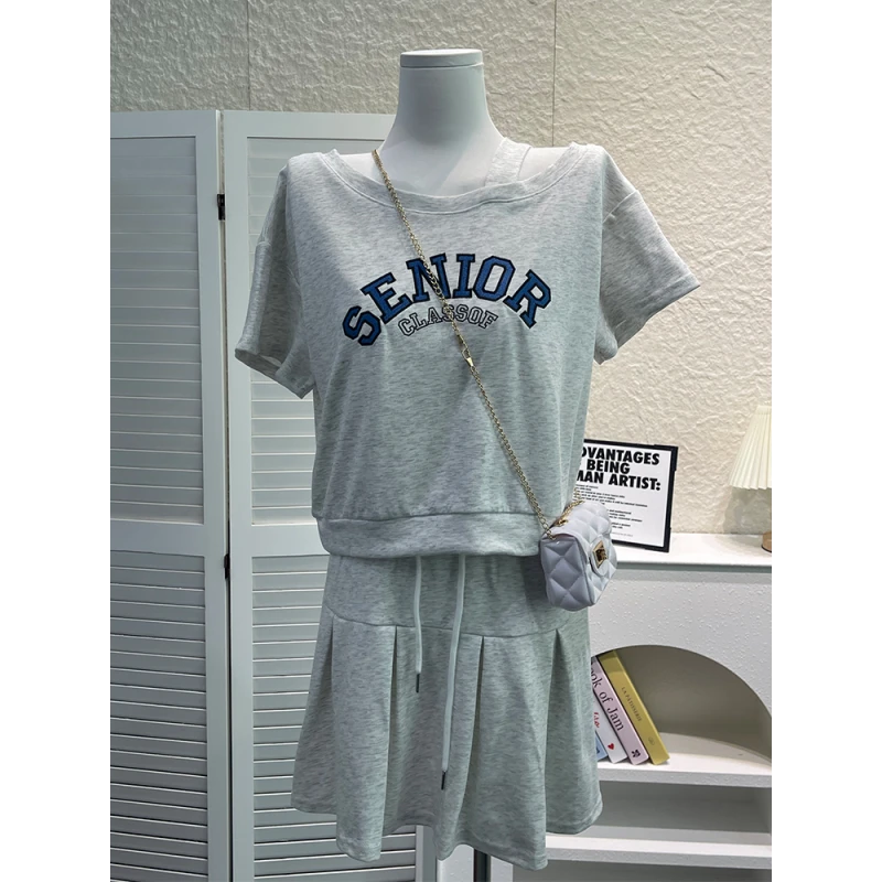 纯欲风慵懒套装高级设计感斜肩短袖卫衣百褶裙运动时尚休闲套装女