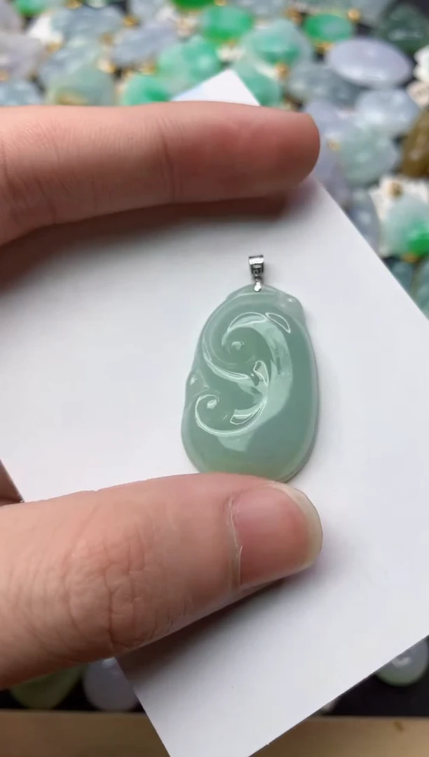 【闪购商品】翡翠颈饰18K金镶嵌5.........