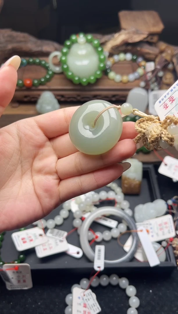 吊坠(不含链)未镶嵌和田玉且末青白 平安扣9004233