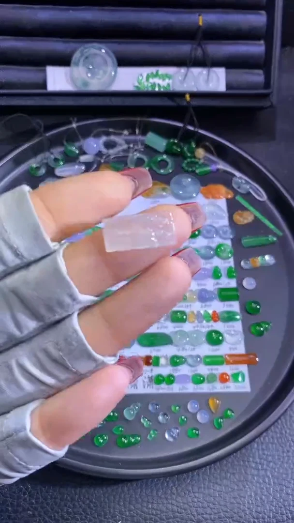 未镶嵌挂件翡翠牌