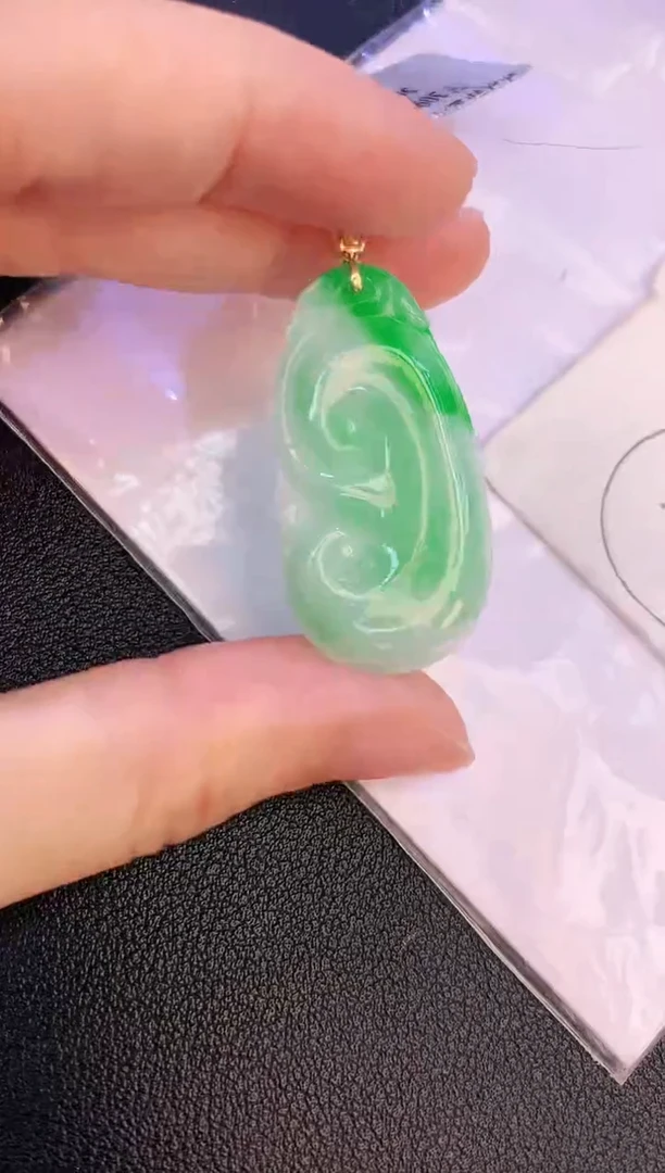翡翠18K金镶嵌颈饰赠礼盒证书 麦麦