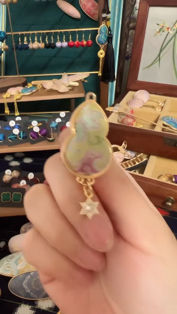 【闪购商品】【一物一拍2.1】蔓草變龙胸针AA