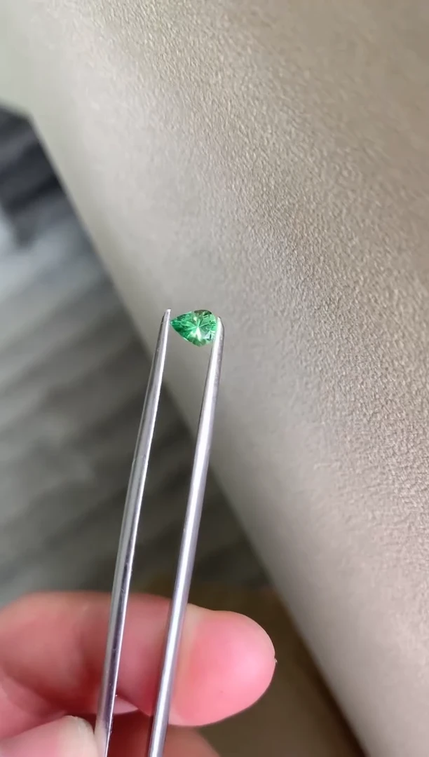 石榴石（沙弗莱）裸石未镶嵌s****贝裸石