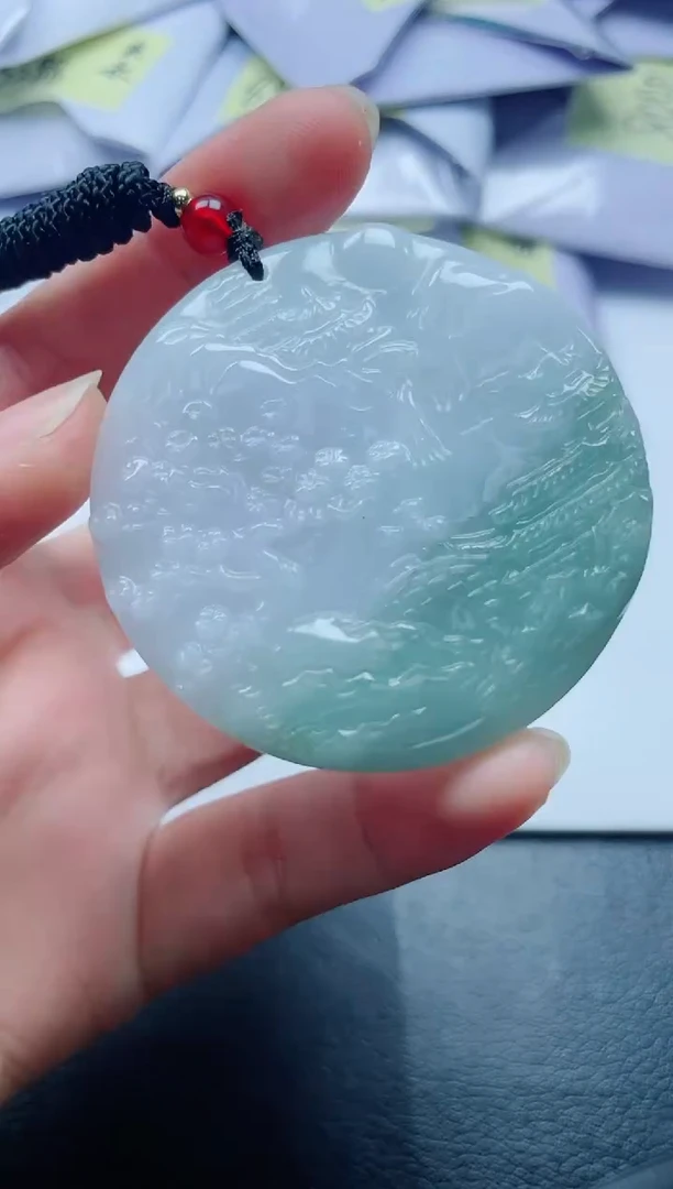 翡翠未镶嵌颈饰