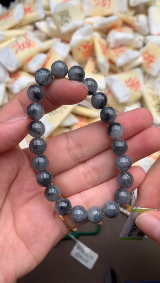 翡翠挂件未镶嵌 —