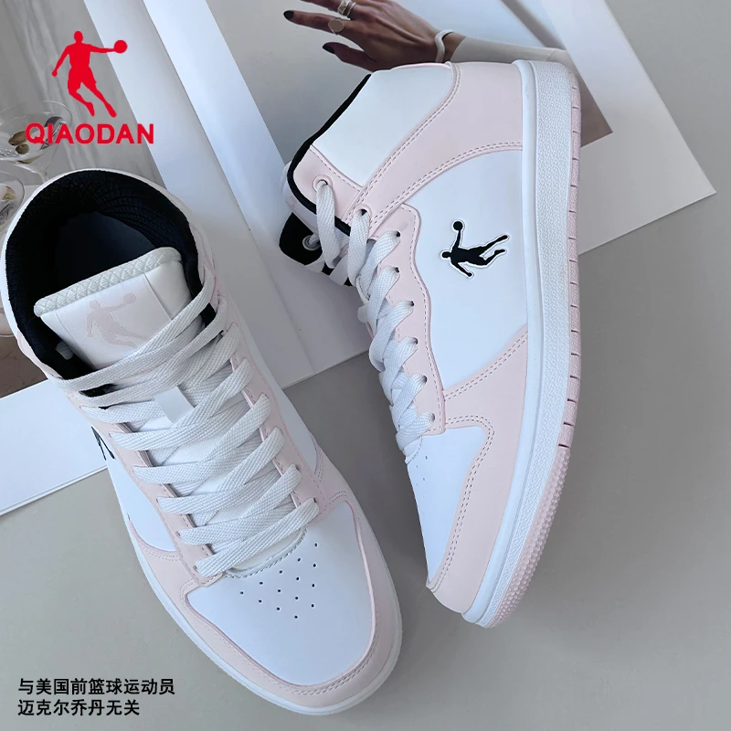 中国乔丹aj板鞋高帮男女2025新款潮流情侣黑白休闲鞋运动鞋男