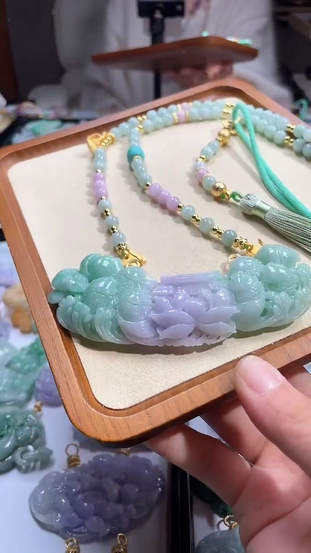 【闪购商品】翡翠颈饰未镶嵌吊坠