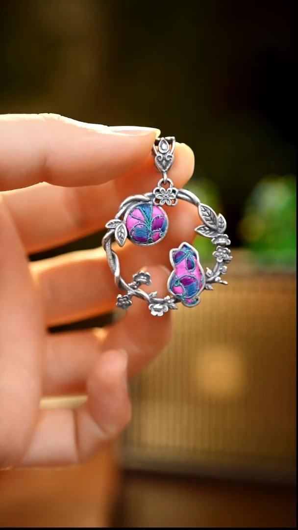 织绣私人定制苗族手工Q106