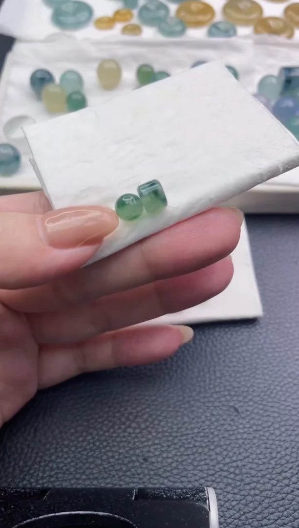 未镶嵌定制翡翠八***?珠子