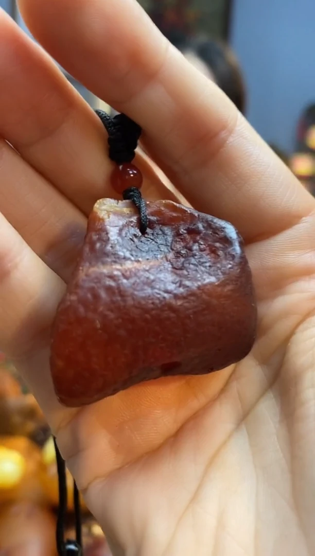 未镶嵌颈饰琥珀吊坠