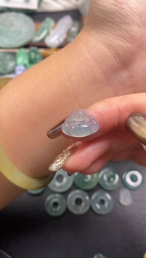 颈饰未镶嵌翡翠佛公