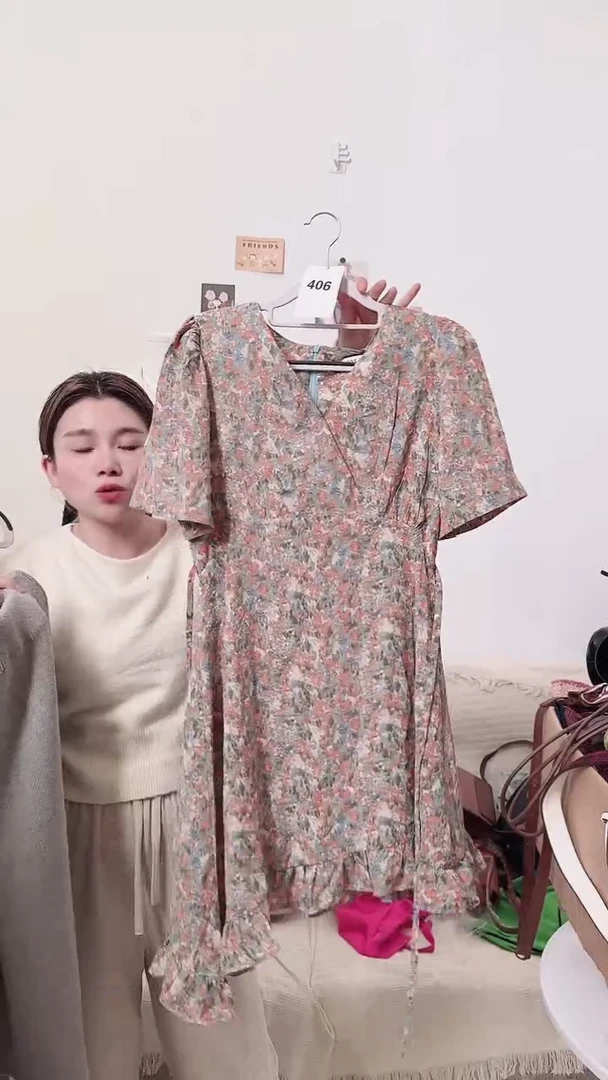 套头款碎花连衣裙