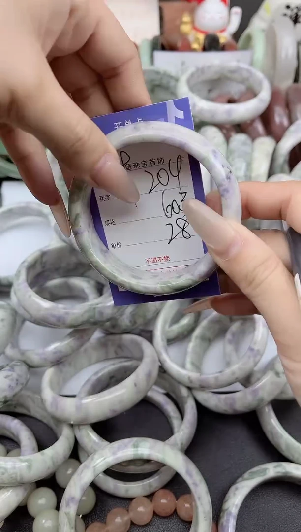 未镶嵌手镯石英质玉204