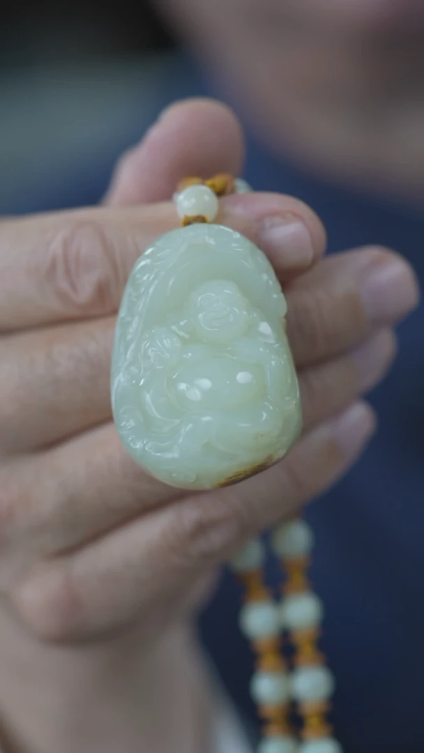 颈饰未镶嵌和田玉佛公