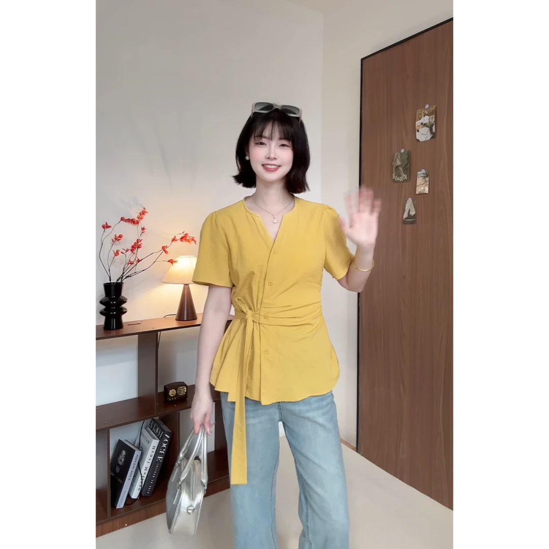 2025 春夏新款简约V领系腰带收腰衬衫女