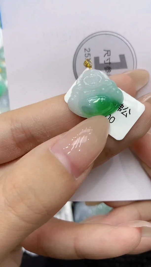 颈饰18K金镶嵌翡翠111111111111