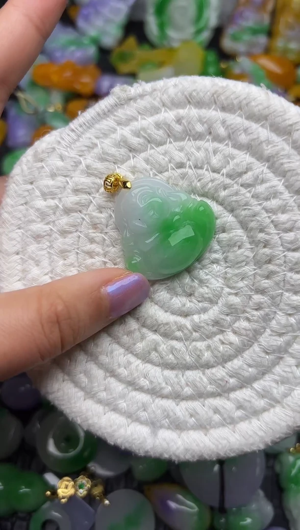 颈饰未镶嵌翡翠缅甸翡翠吊坠