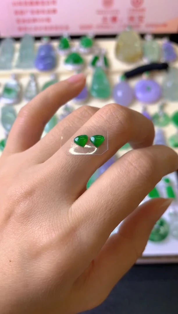 未镶嵌定制翡翠4****］裸玉（客户意向镶嵌）