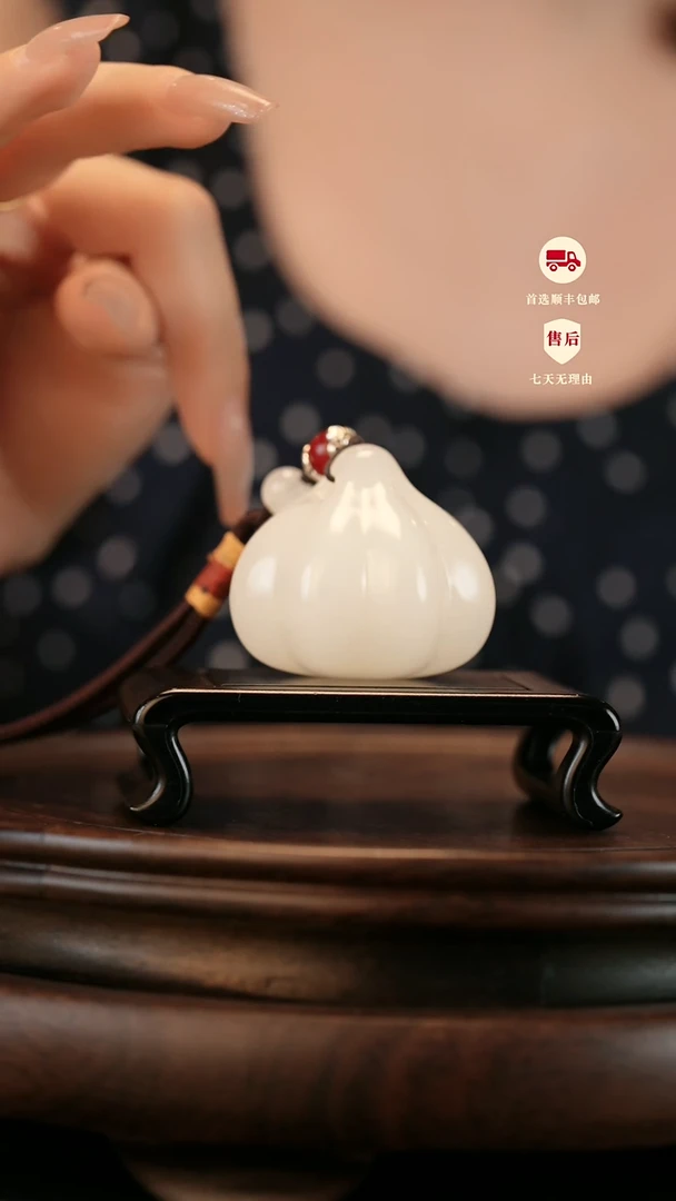 云南石荔枝白雕刻：胜算在握手把件摆件挂件