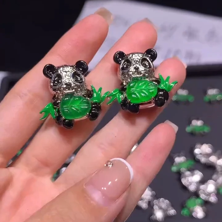 【逍遥】天然A货翡翠熊猫叶子吊坠*9988/264/多样性发/1件