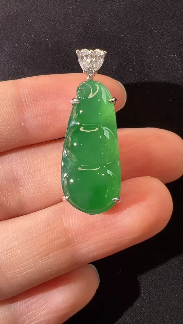 吊坠(不含链)18K金镶嵌翡翠高冰满绿福豆吊坠