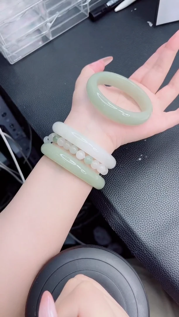 石英质玉手镯未镶嵌54-57.3