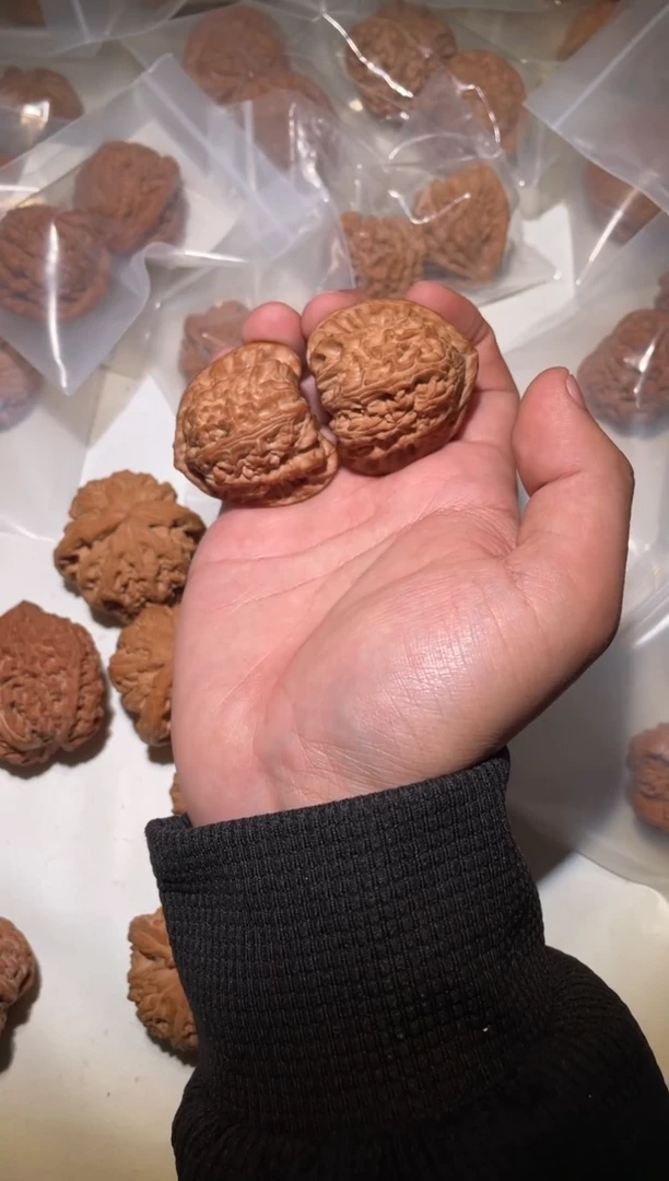 把件文玩核桃A*R文玩核桃三角白