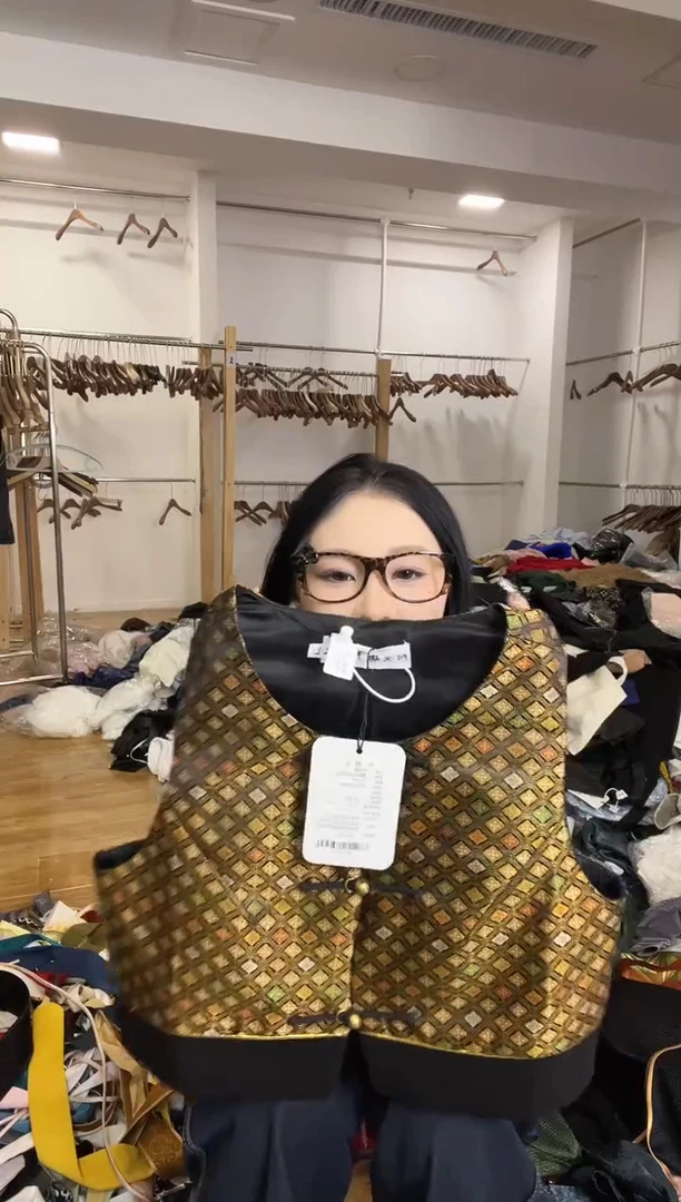 L码        105-115斤  马甲