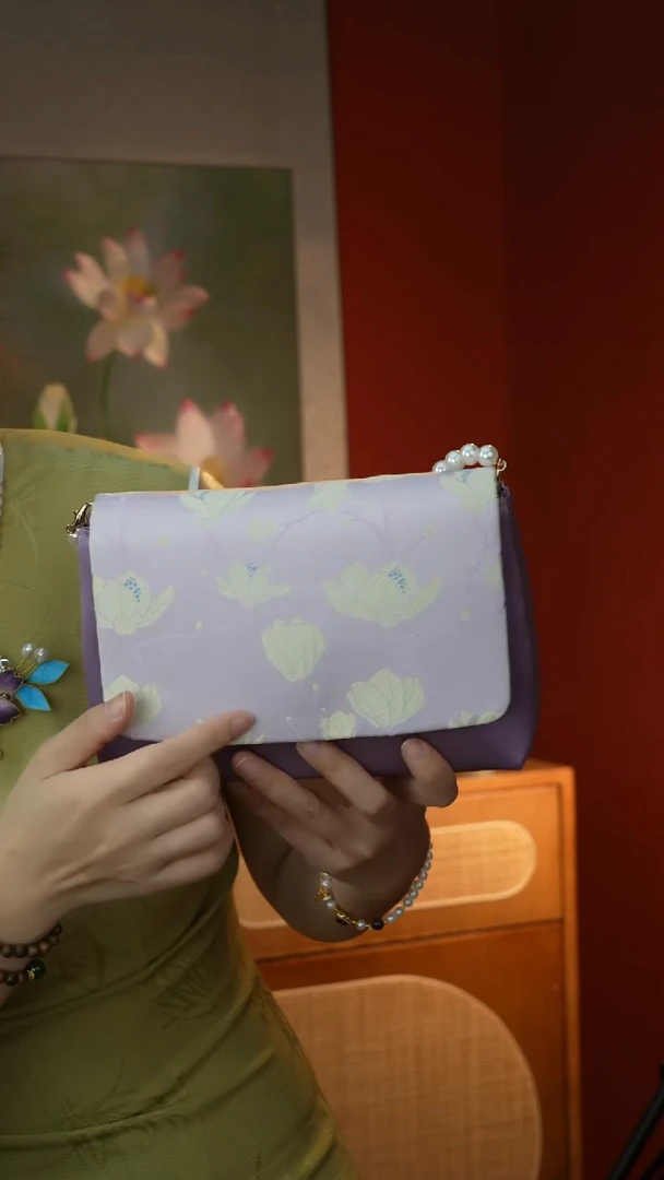 刺绣非遗宋锦豆腐包