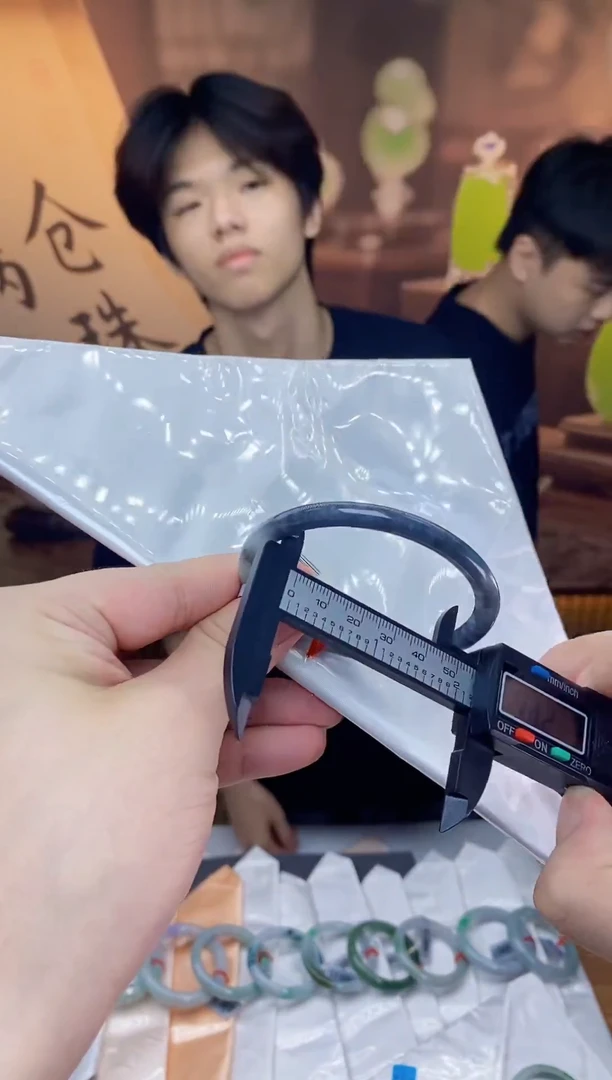 未镶嵌手镯翡翠天然缅甸翡翠A货