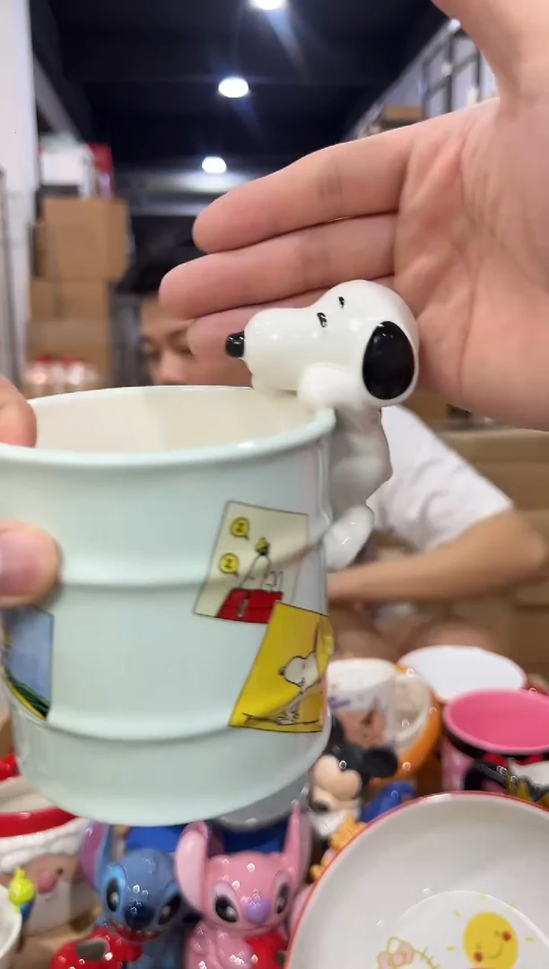 瓷片史努比油桶笔筒