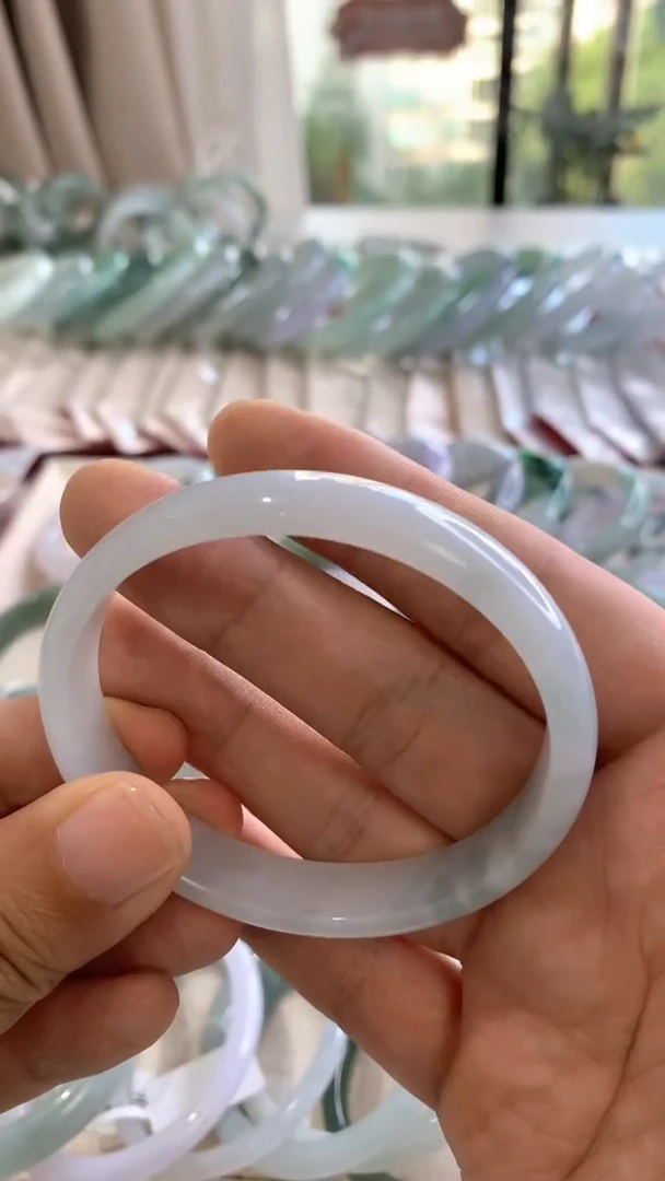 未镶嵌手镯翡翠贵妃56.7