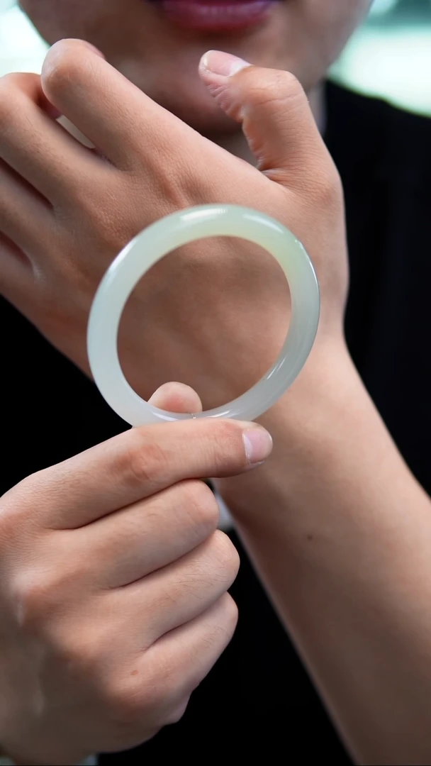 【闪购商品】和田玉手镯未镶嵌58-59翠青冰白翠