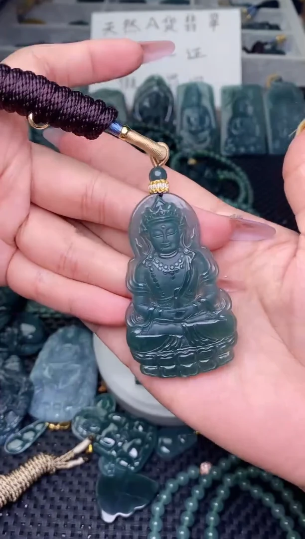 翡翠未镶嵌颈饰