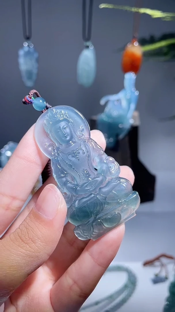颈饰未镶嵌翡翠度母