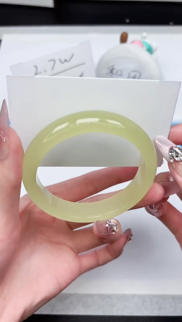 石英质玉手镯未镶嵌110-58.7