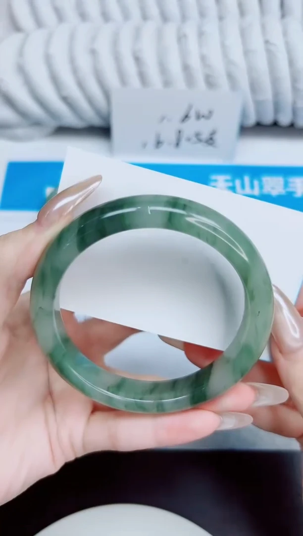 未镶嵌手镯石英质玉153/62