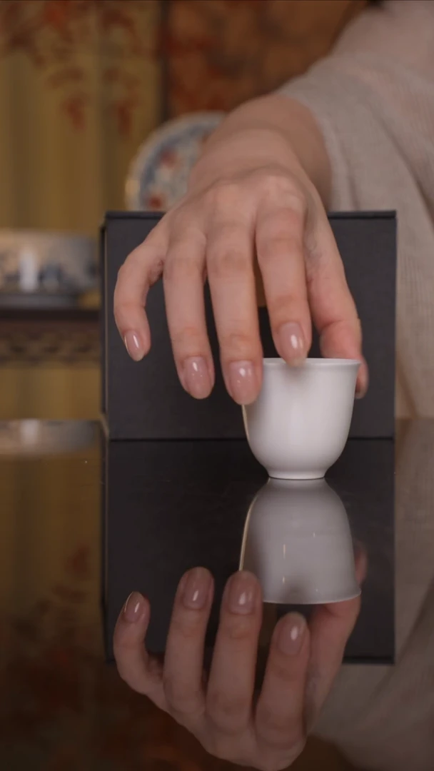 景德镇高温陶影白铃铛杯1号40cc