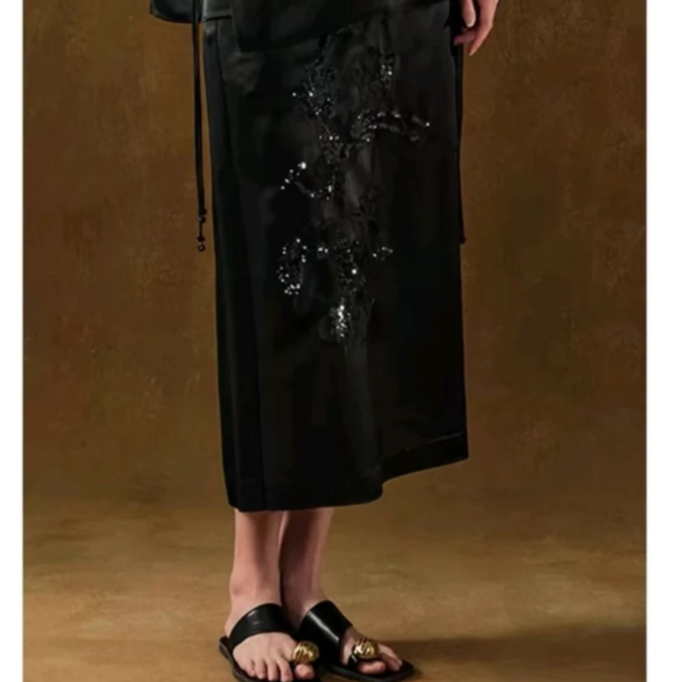 251显瘦半身裙气质半身裙新中式开叉重工绣花复古黑色