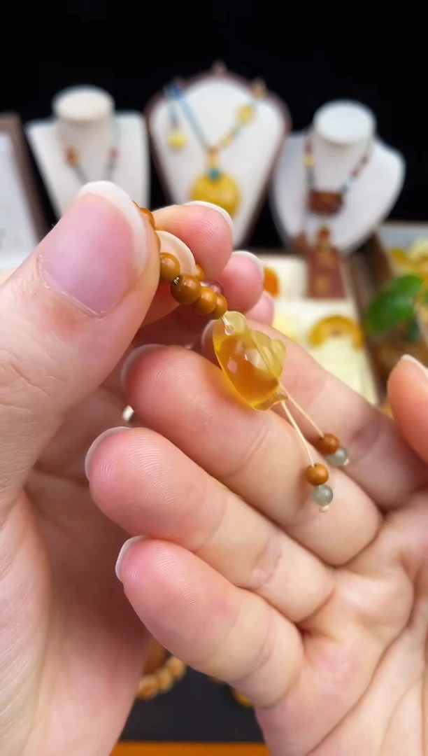 琥珀未镶嵌珠宝奇石柒月