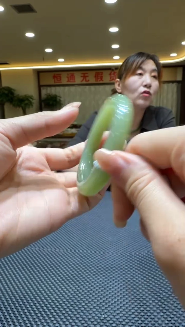 颈饰未镶嵌和田玉手镯56